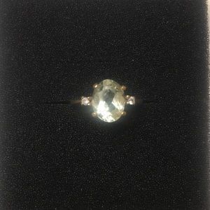 Vintage 10k gold Peridot/ diamond ring.